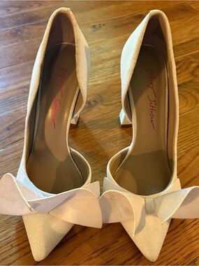 Betsey Johnson “Nobble” Pumps, Ivory Glitter, Size 7, EUC